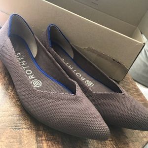 Rothys size 6 Point flats in Mink